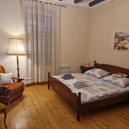 Apartments Sena Pula Exterior photo