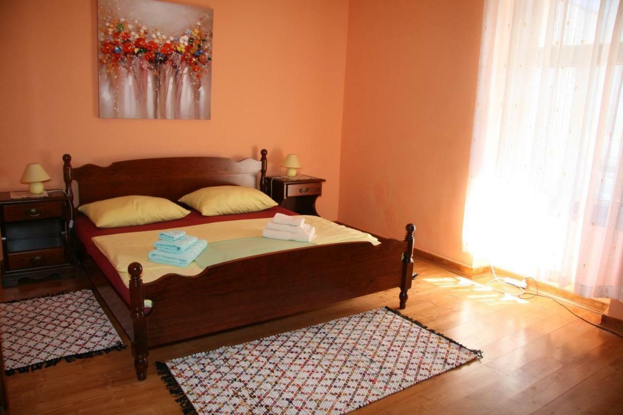 Apartments Sena Pula Exterior photo
