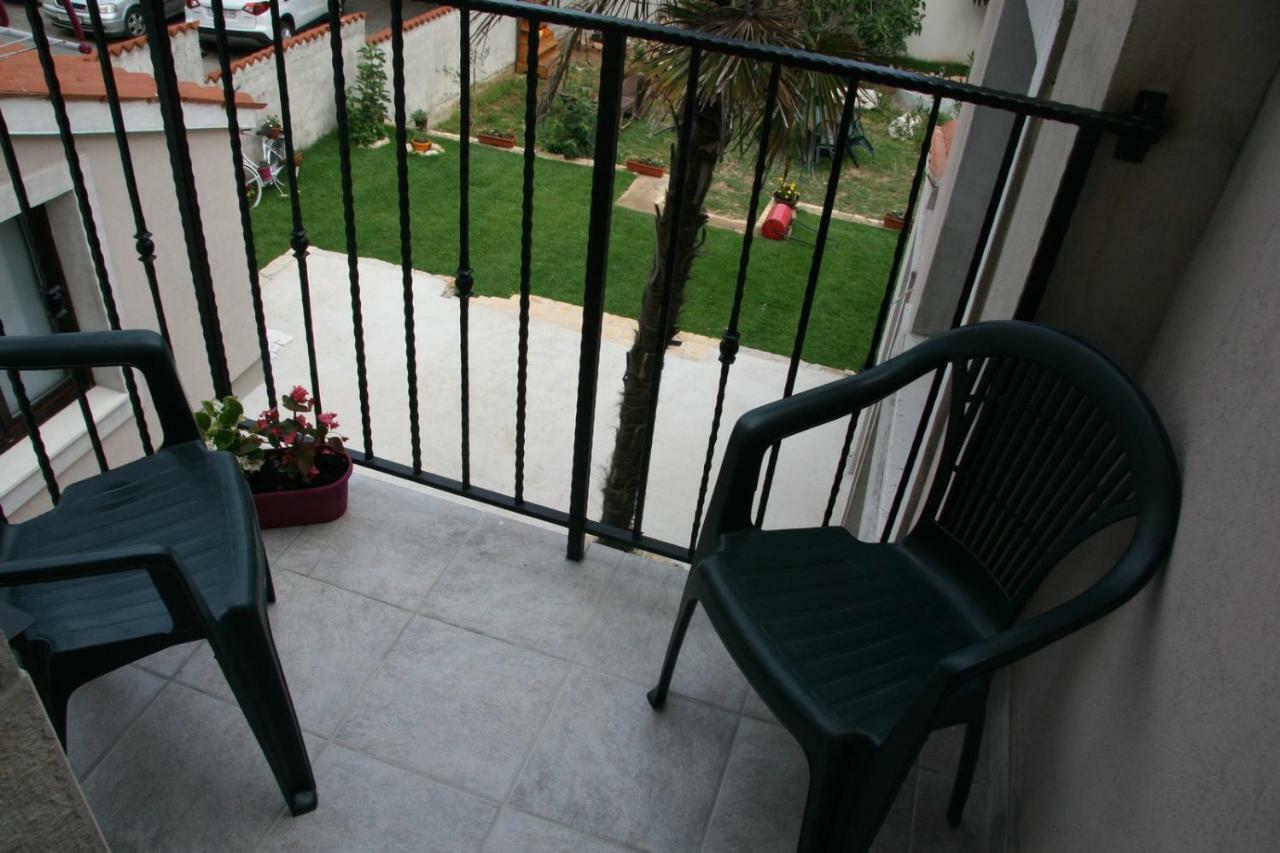 Apartments Sena Pula Exterior photo